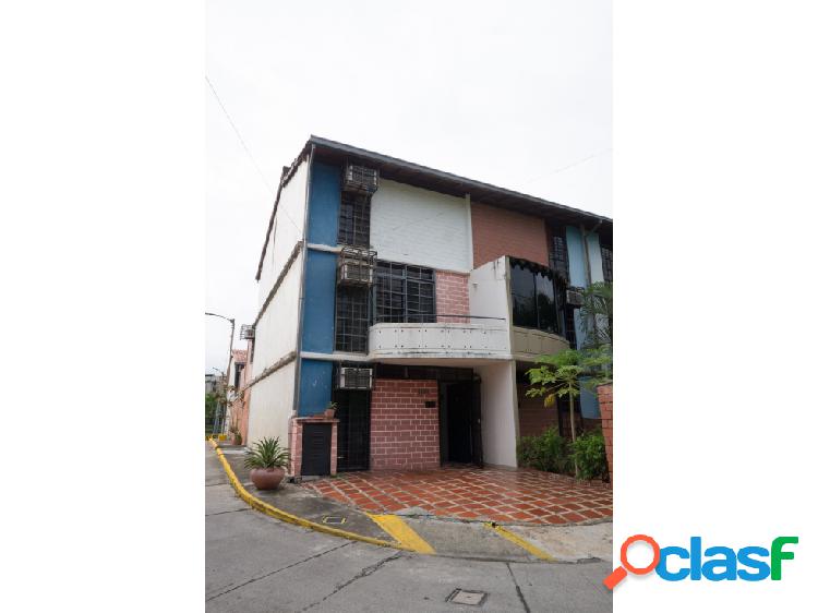 TOWN HOUSE EN NUEVA CASARAPA (VENTA)