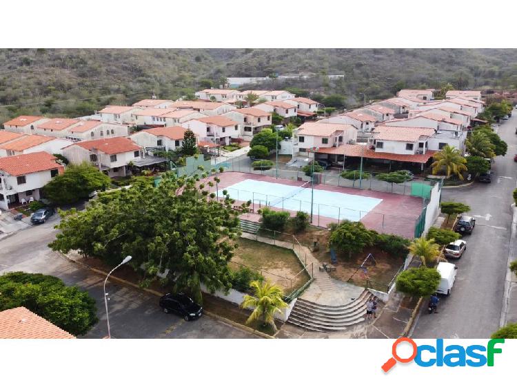 TOWN HOUSE, OASIS, LOS ROBLES, VENTA MARGARITA + R