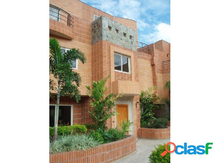 TOWNHOUSE EN VENTA EN MAÑONGO