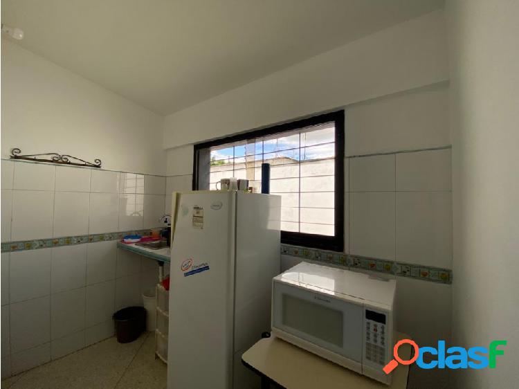 Terreno con 3 casas | Av. Lara