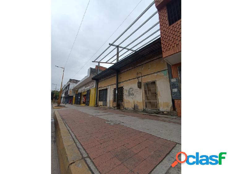 Terreno con Estructura para Galpón o Local Comercial