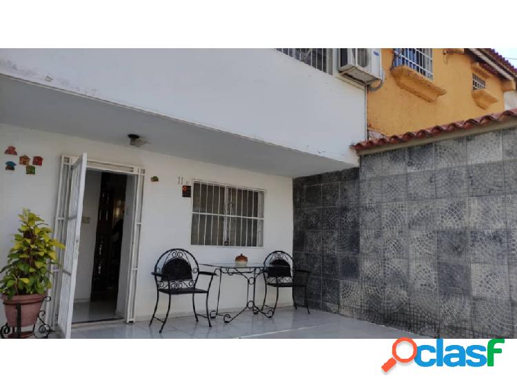 Townhouse en Naguanagua en La Entrada, Urb La Llovizna