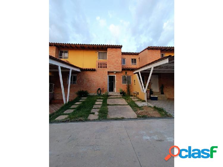 Townhouse en Urb Manantial - Naguanagua