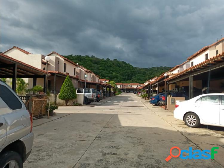 Townhouse en Venta en Tazajal en Altos de Monte Alegre