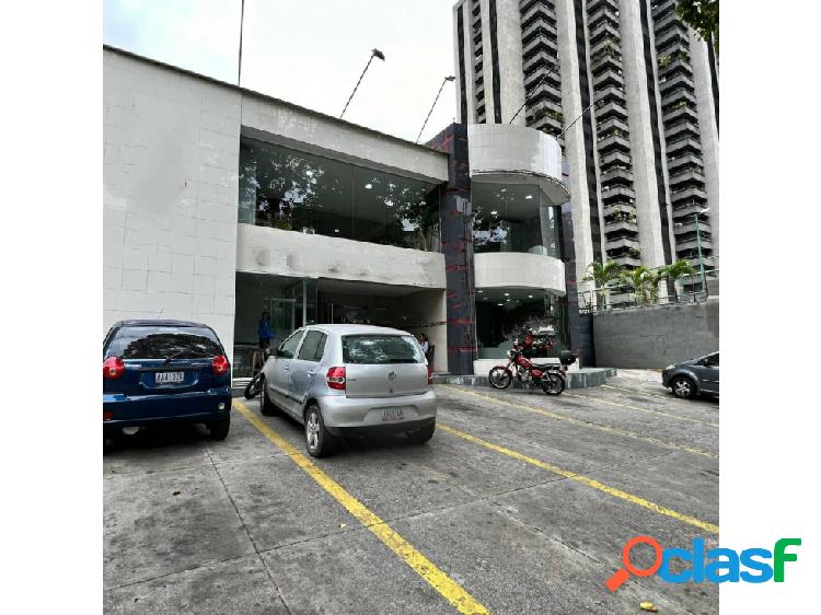 VENDO AMPLIO LOCAL COMERCIAL EN EL BOSQUE PIE DE CALLE 2259