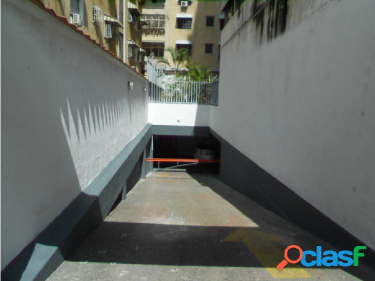 VENDO ESTACIONAMIENTO/LOCALES/DEPOSITOS DE 1060 M2,CHACAO..