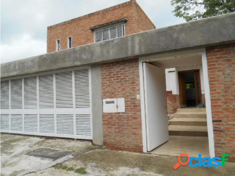 VENDO EXCELENTE CASA en la Urb. EL CAFETAL SANTA CLARA