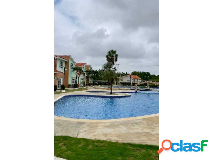 VENDO TOWN HOUSE EN CIUDAD FLAMINGO TUCACAS EDO FALCÓN