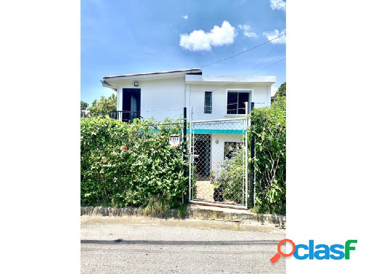 VENTA CASA BIFAMILIAR URB. COLINAS DE CARRIZAL (RR)