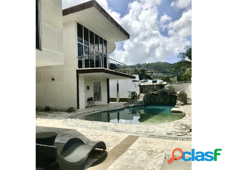 VENTA CASA PRADOS DEL ESTE 7H+8B+10PE (IG)