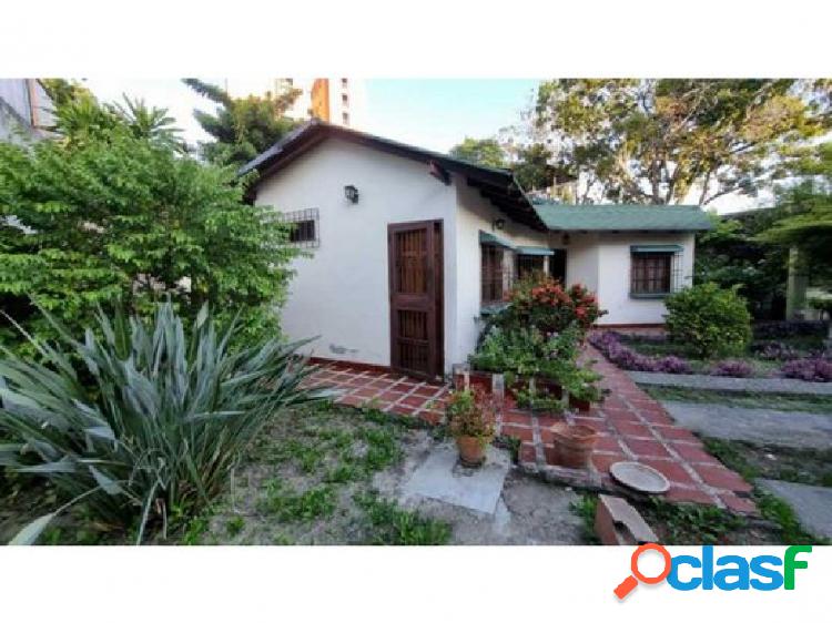 VENTA CASA - TERRENO A 50 METROS DE LA AV. VENEZUELA