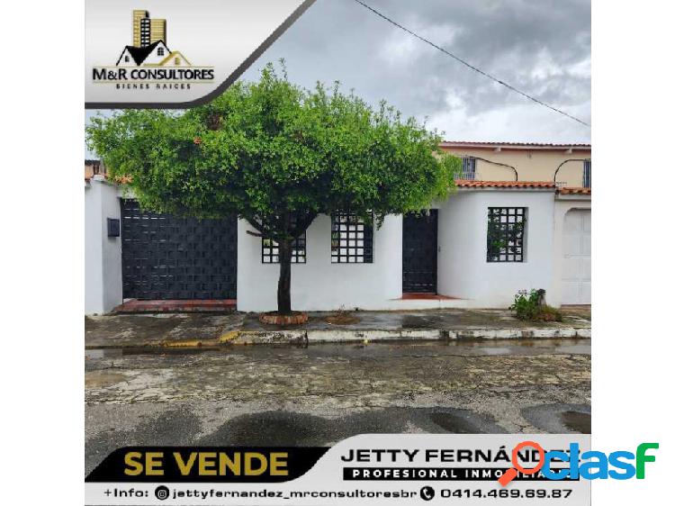 VENTA Casa, Urb Orticeño, Palo Negro. J.F