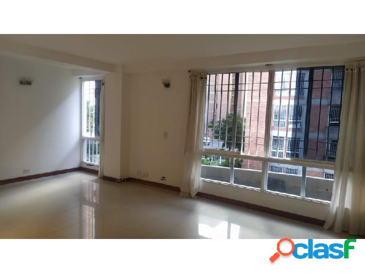 VENTA DE APARTAMENTO EN LA URB MIRAVILA