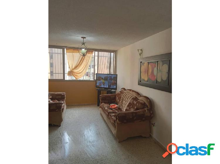 VENTA DE APTO EN CONJ RESD LAS ACACIAS PARQUE VALENCIA 28-32