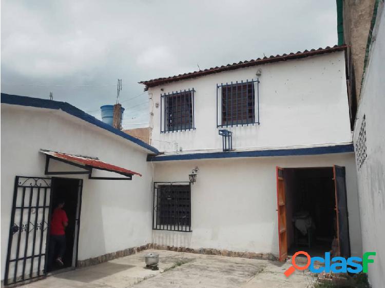 VENTA DE CASA EN LA VIVIENDA LOS GUAYOS 07-05