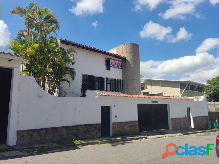 VENTA DE CASA QUINTA EN COLINAS DE SANTA MÓNICA