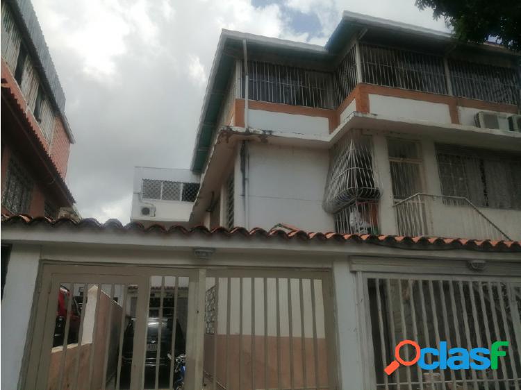 Vendo Amplia casa en Calle Cerrada La California Norte 328M2