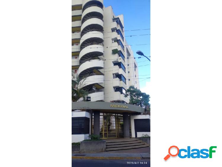 Vendo Apartamento de 143m2 4h/4b/2pe Los Chorros