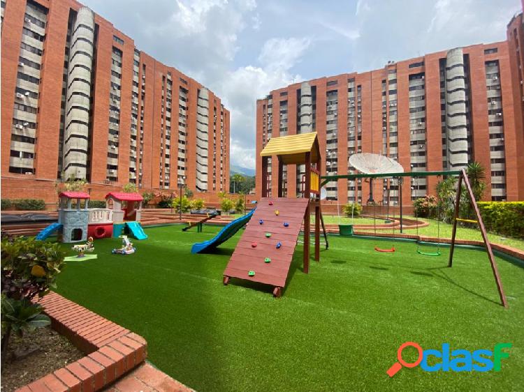 Vendo Apartamento de 170m2 3h/3b/2pe Los Dos Caminos