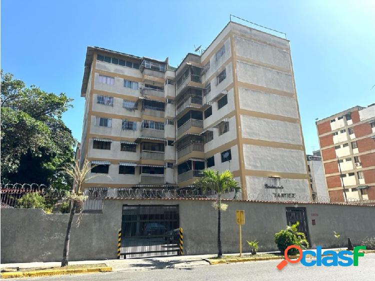 Vendo Apartamento en La Trinidad de 100 m2. 2h+s/1b+s/1p