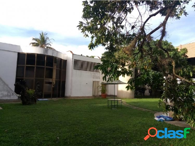 Vendo Casa 900m2 7h/7b/6p Cerro Verde