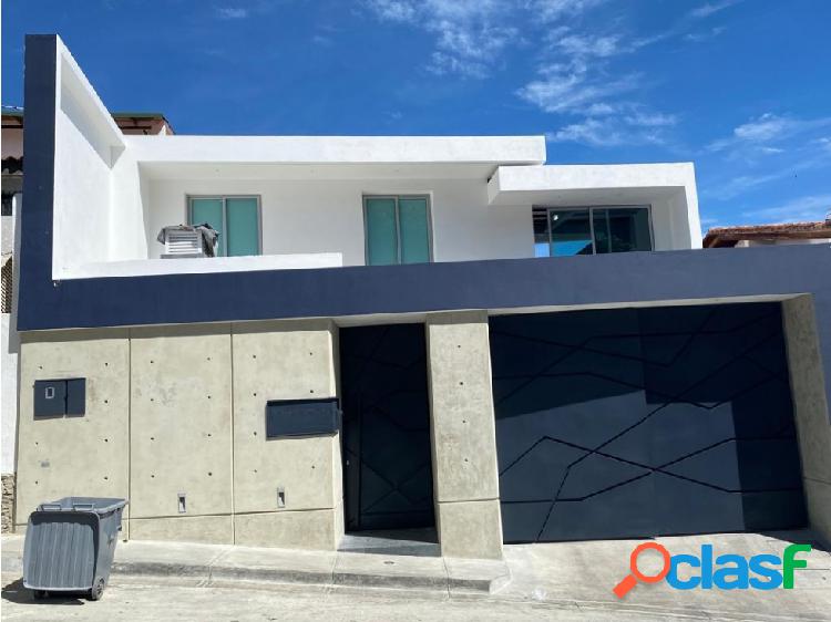 Vendo Casa en Alto Prado Parcialmente Remodelada