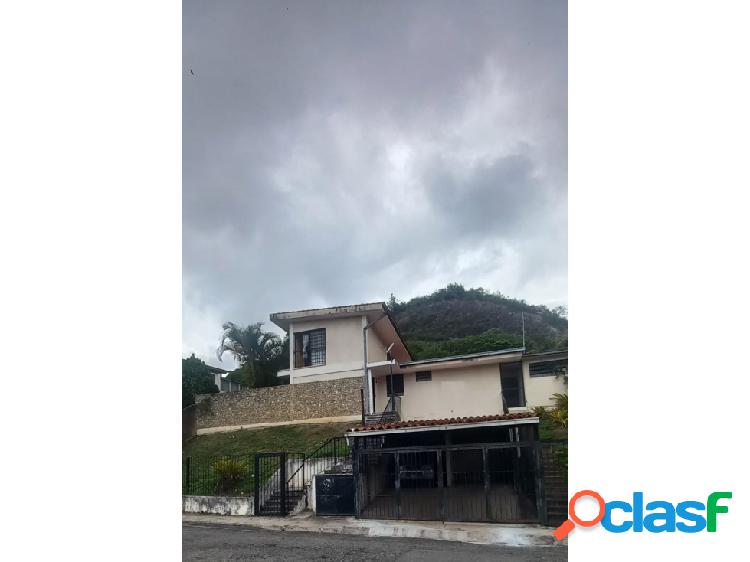 Vendo Casa en Cumbres de Curumo para Remodelar