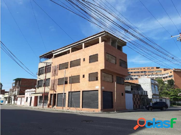 Vendo Edificio 375 m2 obra gris, Higuerote