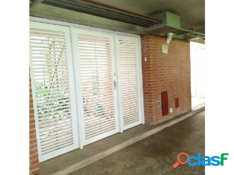 Vendo TH 140m2 1h/2b/2p Villanueva 7834