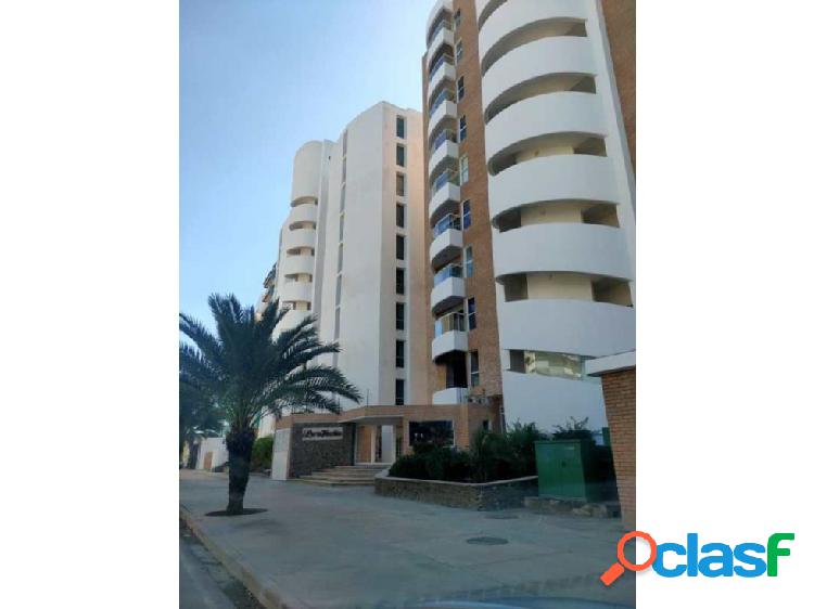 Vendo apartamento 169m2 3h/3b/2p Margarita 9573