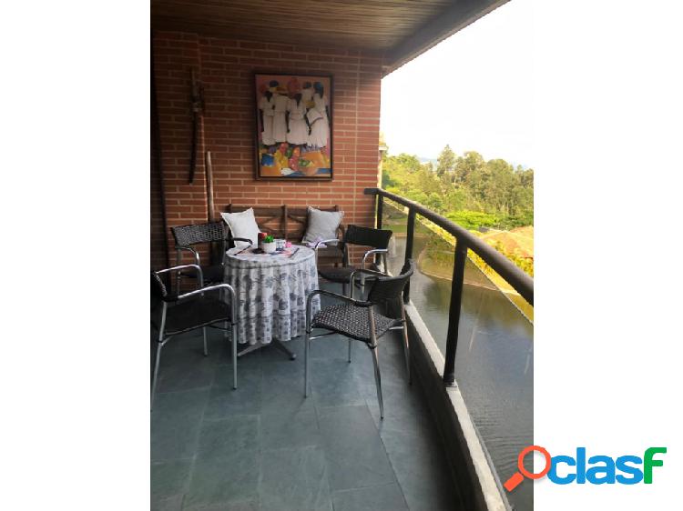 Vendo apartamento 200m2 La Lagunita 0973