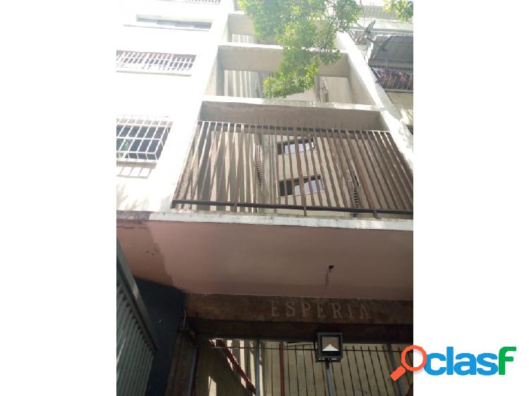 Vendo apartamento 74m2 2h/1b/0p Av. Andres Bello 8538