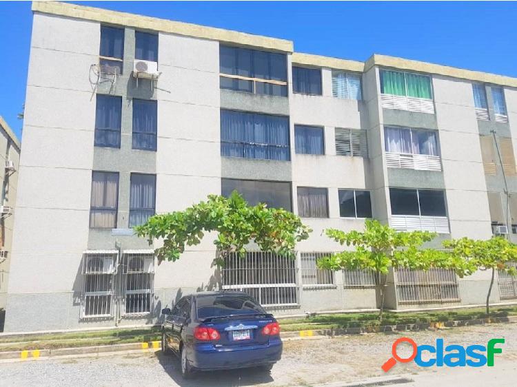 Vendo apartamento 82m2 Higuerote 0897