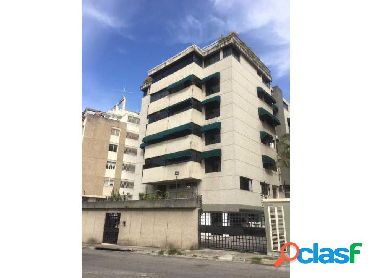 Vendo apto 178m2 3h+s/4b/2pe Cumbres de Curumo. 8519