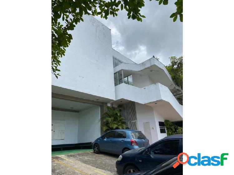 Vendo casa 1.800m2 10h/10b/10p Prados del Este 5410