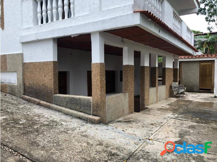 Vendo casa 196m2 3h/1b/12p Chirimena 7881