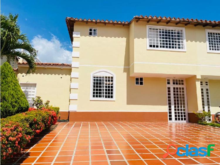 Vendo casa 253,80m2 3h/4b/3p Villas de Buenaventura Guarenas