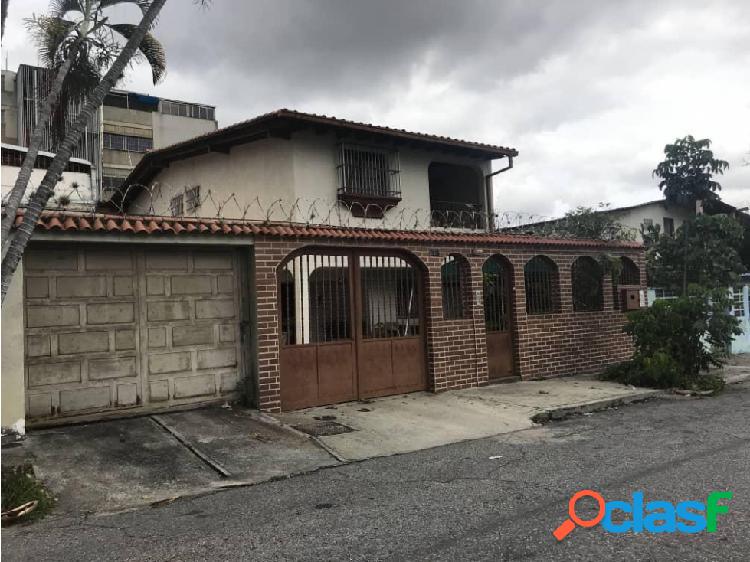 Vendo casa 300m2 9h/8b/4p Campo Claro 7889