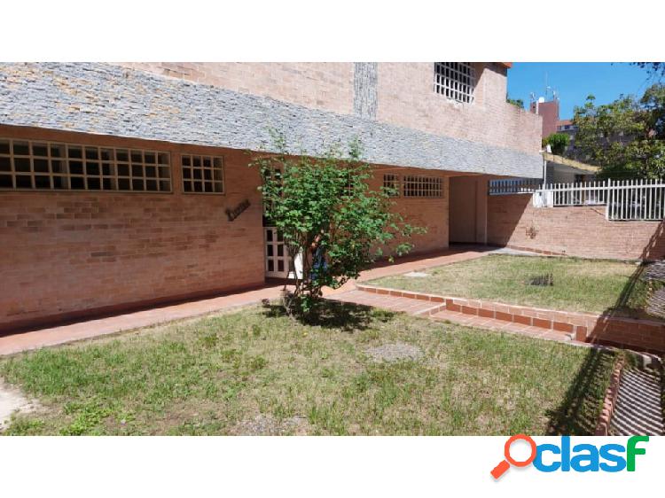 Vendo casa 312mts2 4h+2s/5b+s/4pe San Román 6929