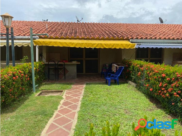 Vendo casa 31m2 1h/1b/1pe Higuerote 0562