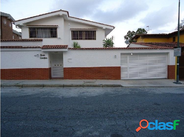 Vendo casa 350m2 5h+s/5b+s/4p Los Samanes 6870