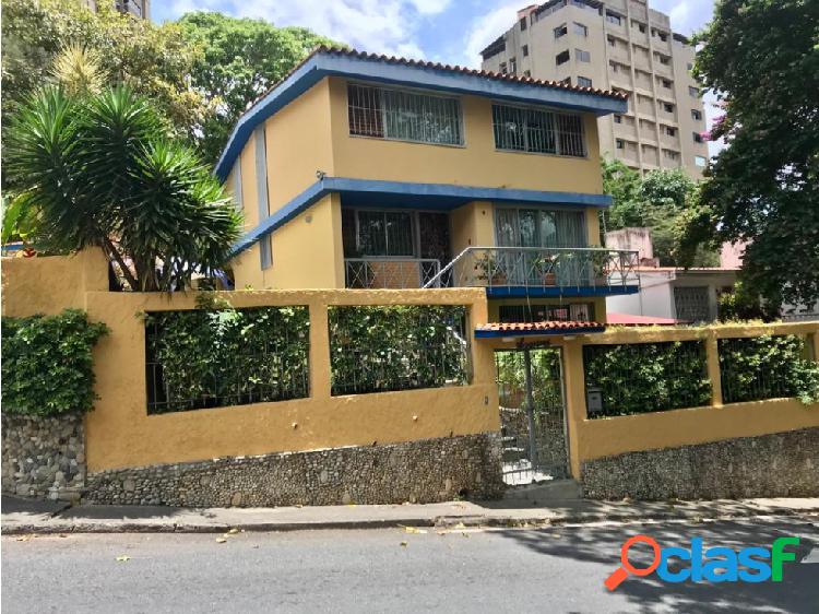 Vendo casa 380m2 5h/4b/5p Clnas de Bello Monte 7996