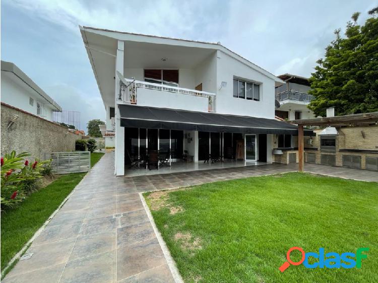 Vendo casa 550m2 6h/6b/4p Clnas de Santa Monica 9069