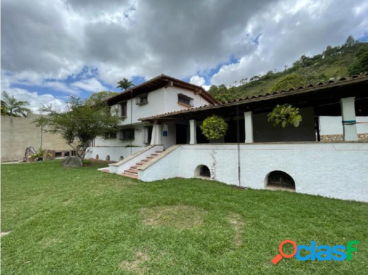 Vendo casa 750m2 5h+2s/6b/12p Cerro Verde 1701