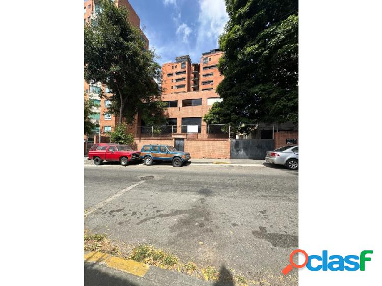 Vendo edificio 1500 m2 El Rosal 3825