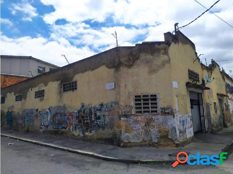 Vendo galpón industrial 832 m2 Cementerio del Sur 8914