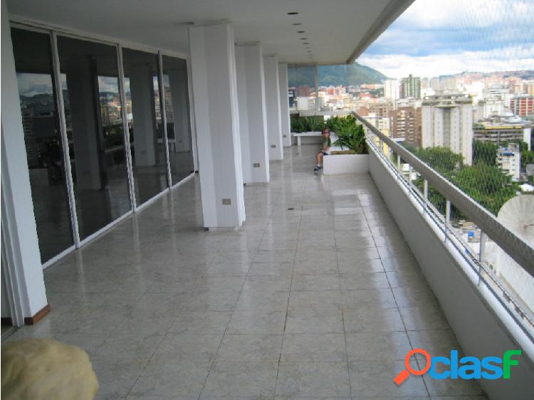 Vendo/alquilo PH 674m2 5h+s/6b+s/3pe La Castellana