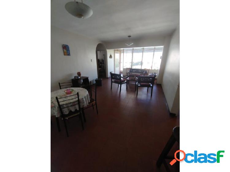 Venta Apartamento en el Centro de Charallave, 100m/3h/2b/1PE