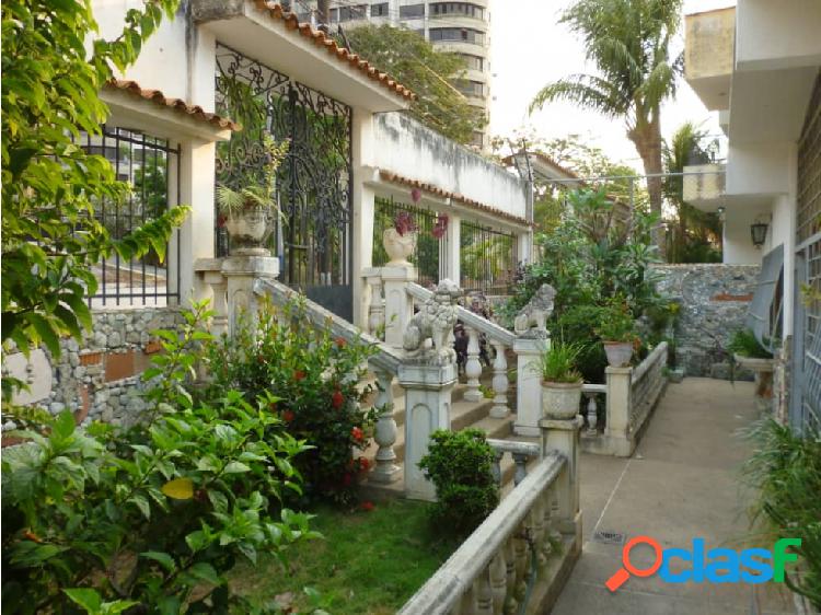 Venta Casa 840m2/7h/6b/6PE Caraballeda La Guaira Venezuela