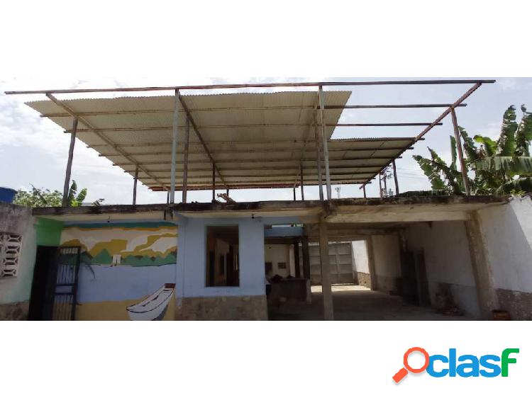 Venta Casa con Piscina Para Remodelar Ocumare de la Costa